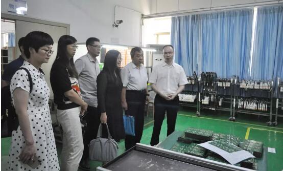 領導一行蒞臨北峰通信參觀指導